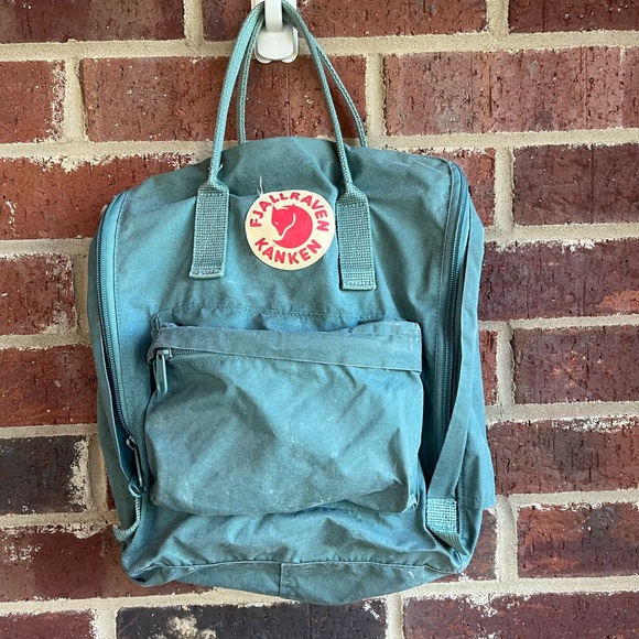Fjallraven Kanken Green Backpack - Picture 1 of 9